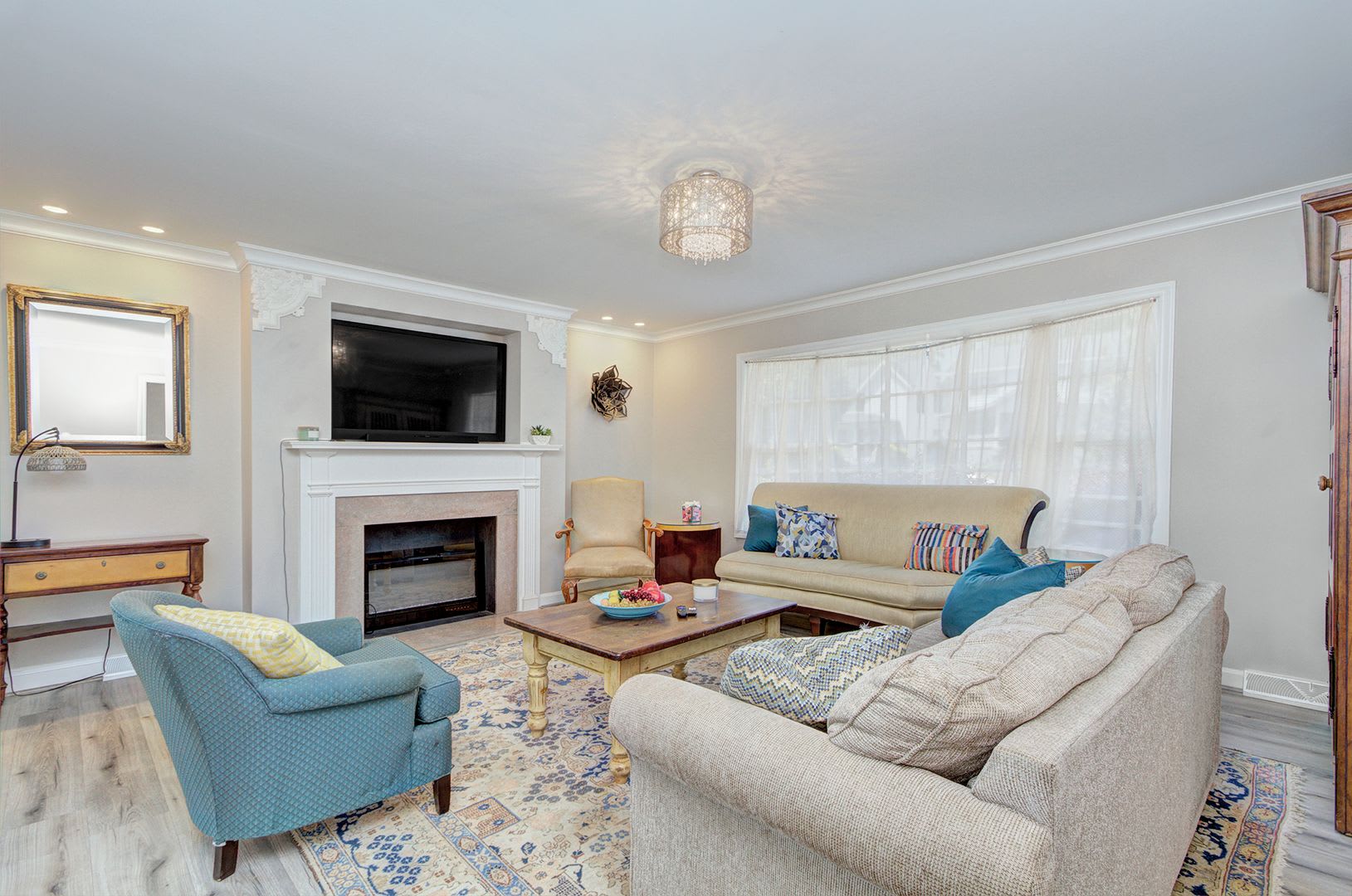 Discover This Beautifully Updated Full Brick Single Family Home In The Heart Of The Historic Wesley Heights Neighborhood Just Minutes From Uptown Charlotte – photo 5