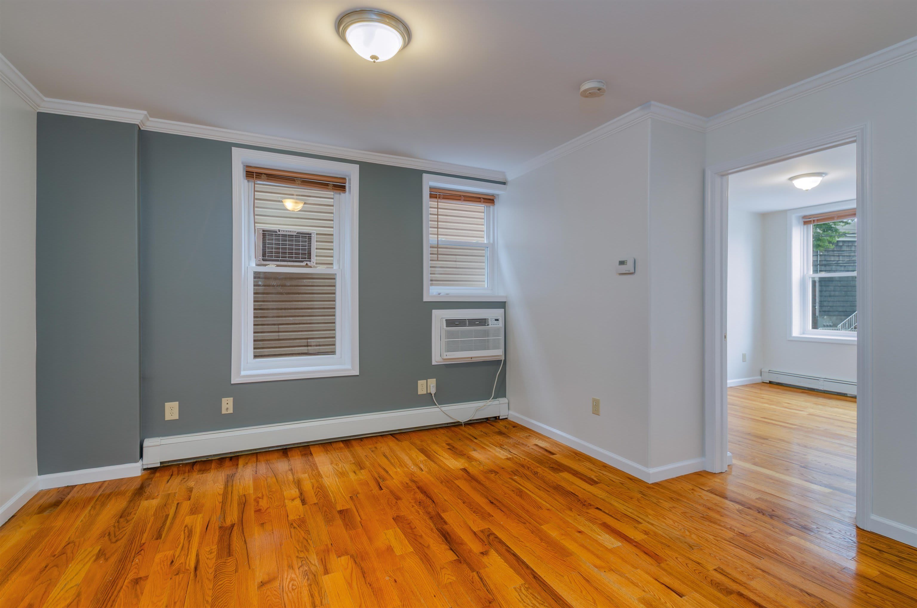 101 W 49TH ST – photo 2