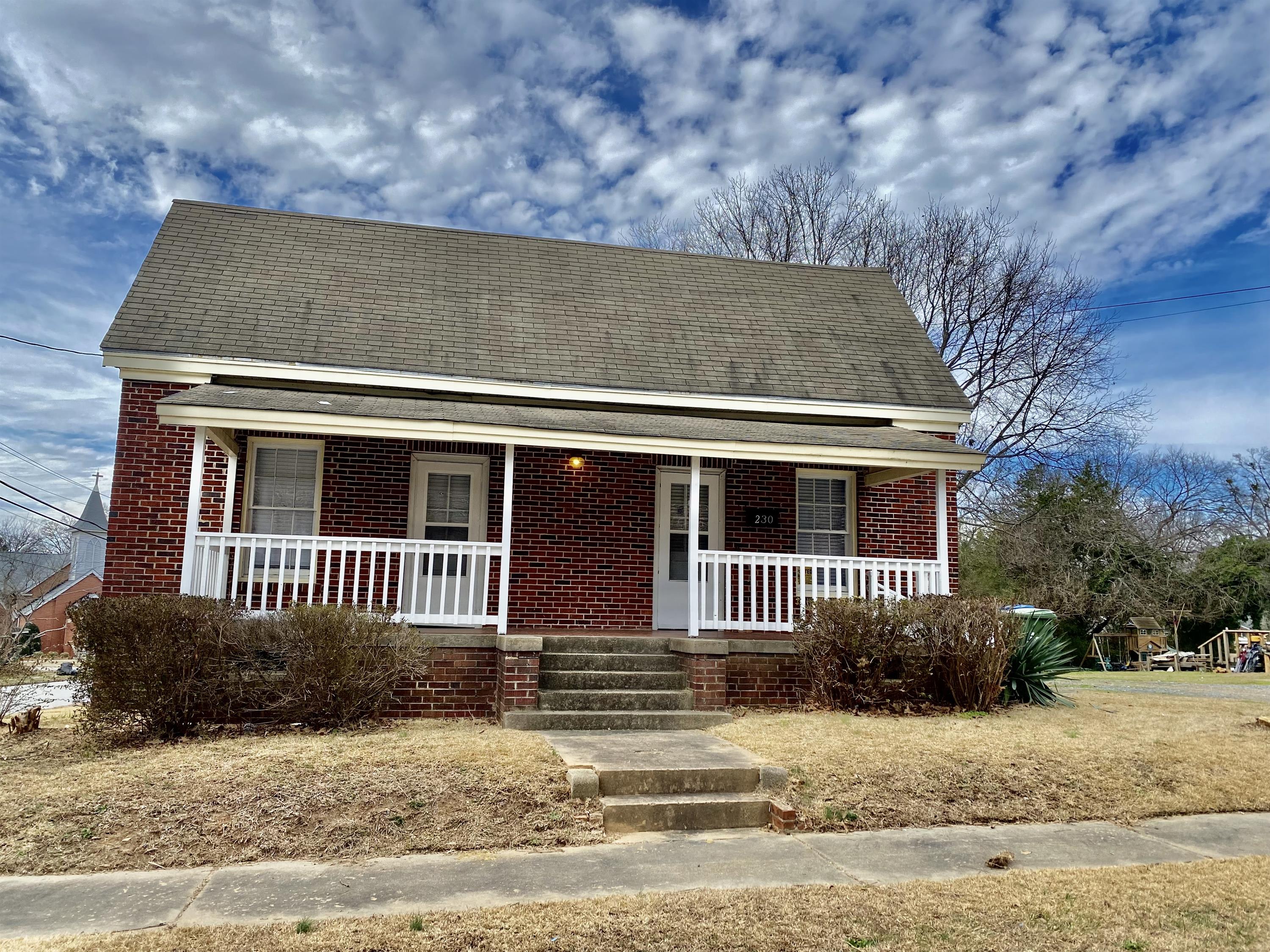230 Jackson Avenue – photo 1