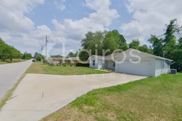 3820 Southeast 136th Place – photo 2