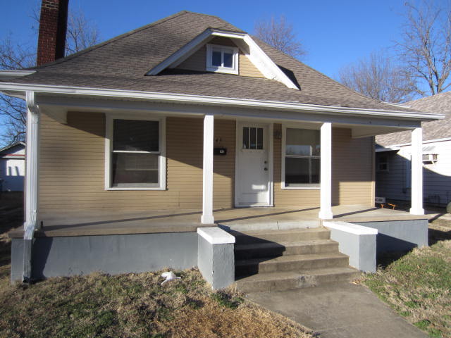 943 E Delmar St – photo 1