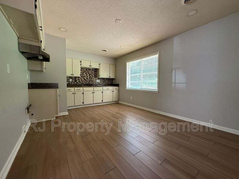 4200 Clydesdale Dr – photo 4