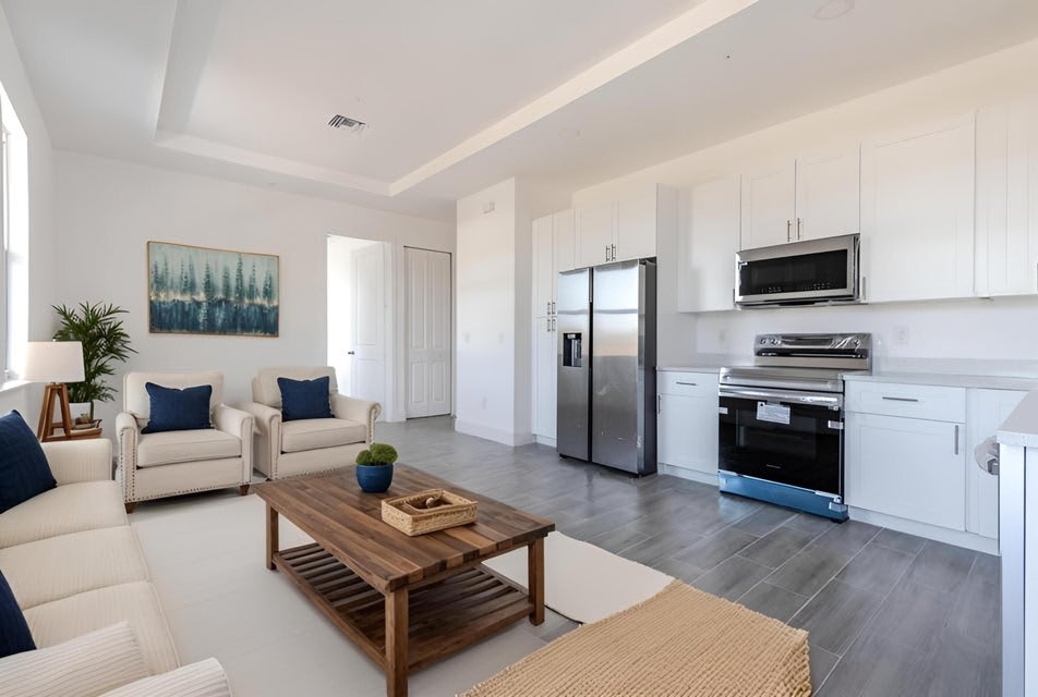 246 Rotonda Boulevard West Unit B – photo 5