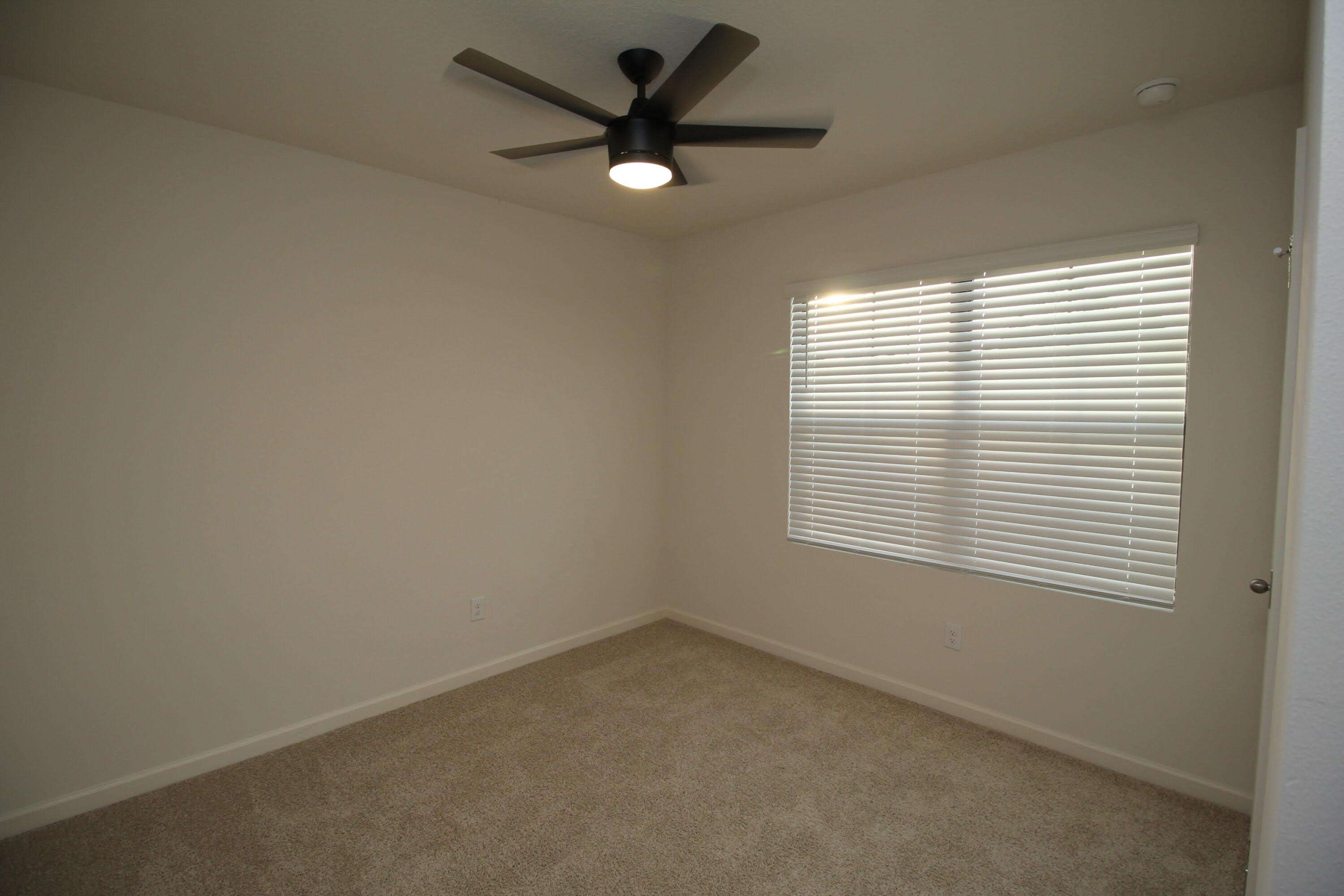 1405 Mineral Loop Drive NW – photo 2