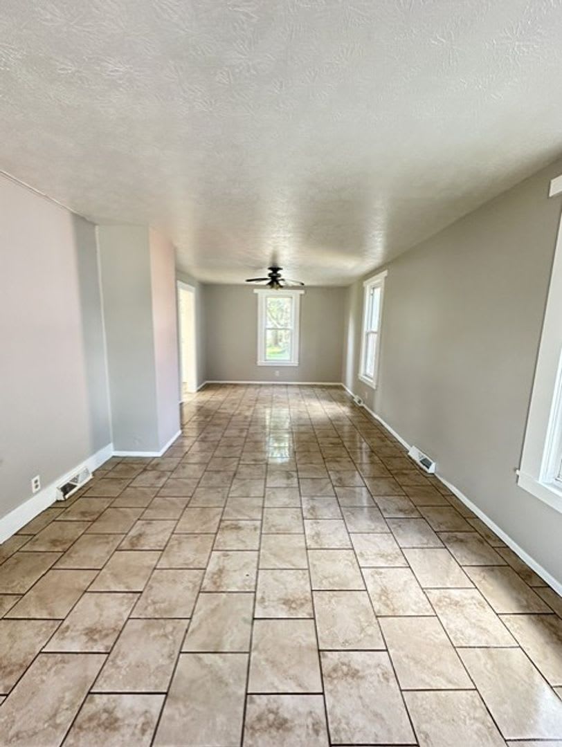 4- Bedroom Single Family -Rent Ready – photo 4