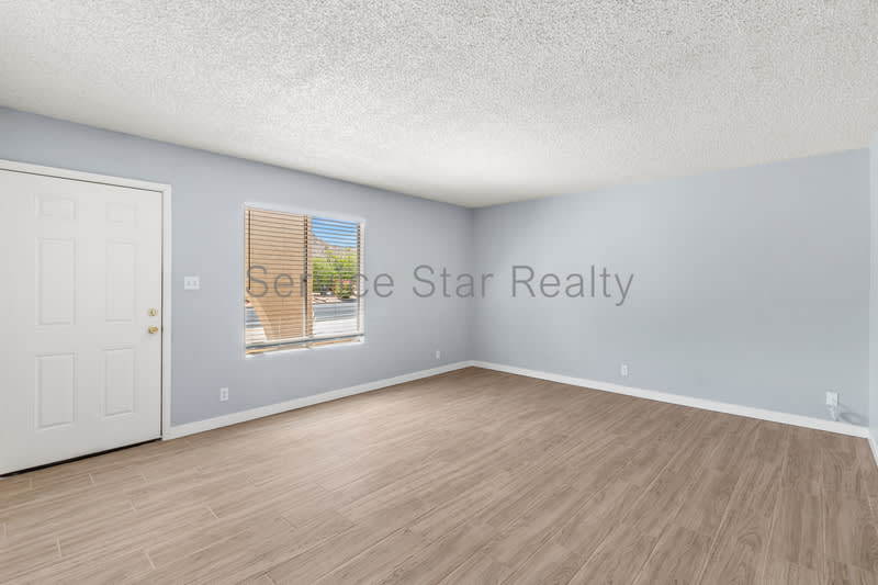 13027 N 28th St – photo 5