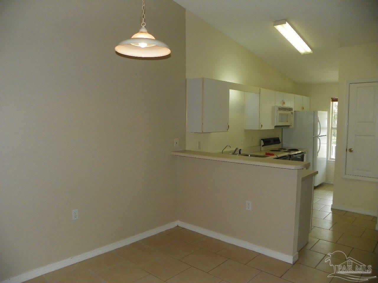 8136 Heirloom Dr – photo 5