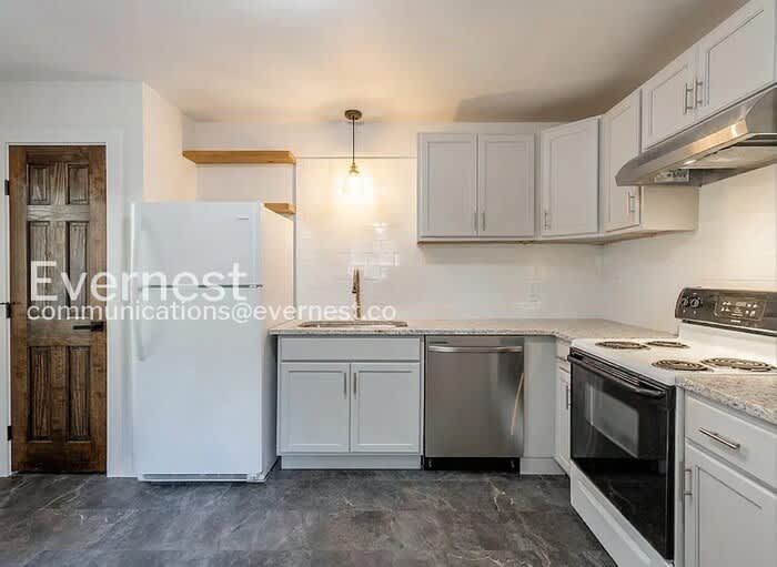 167 West Ridgewood Avenue – photo 3
