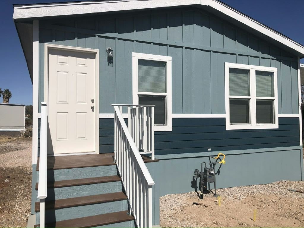 1601 S Sandhill Rd – photo 2