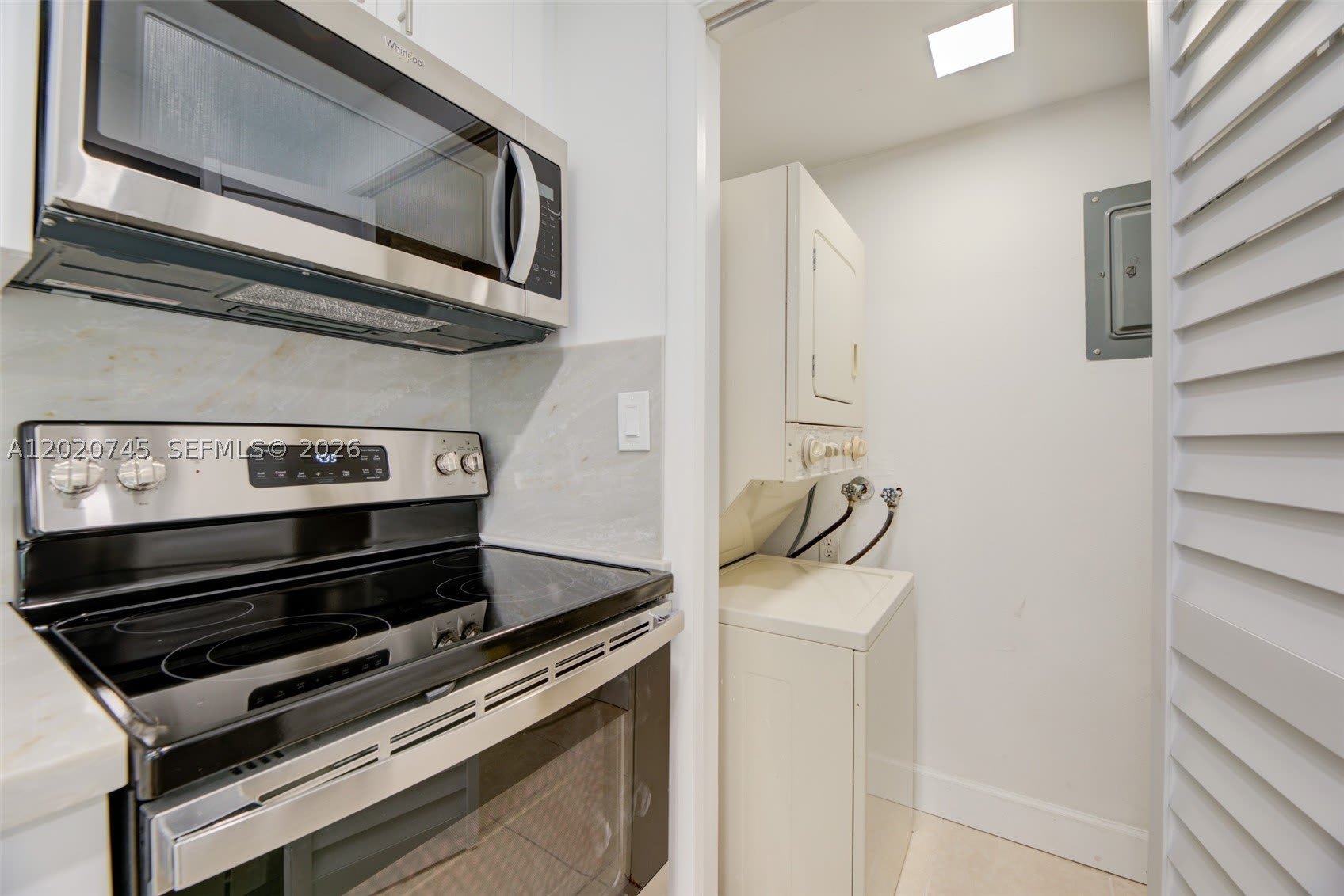 200 Lakeview Dr – photo 5