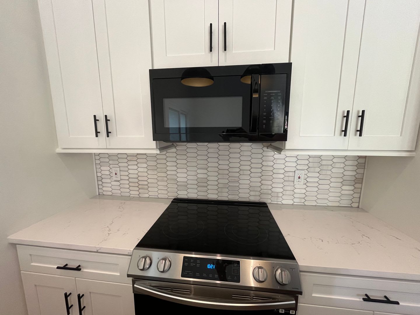 3 Bed 3 Bath Condo Located in Golf Club Gated Community – photo 4