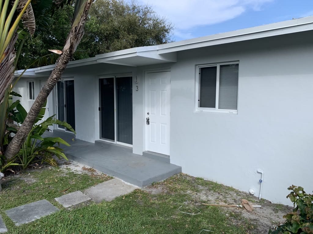 1521 Northeast 117th Street – photo 2