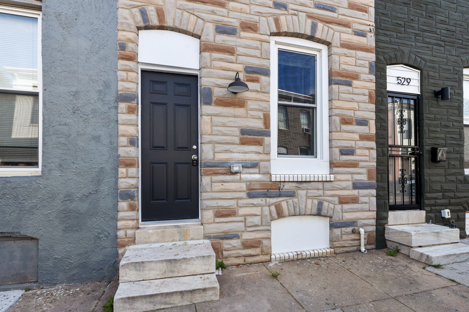 Newly Renovated 2 Bedroom and 1.5 Bath – photo 2