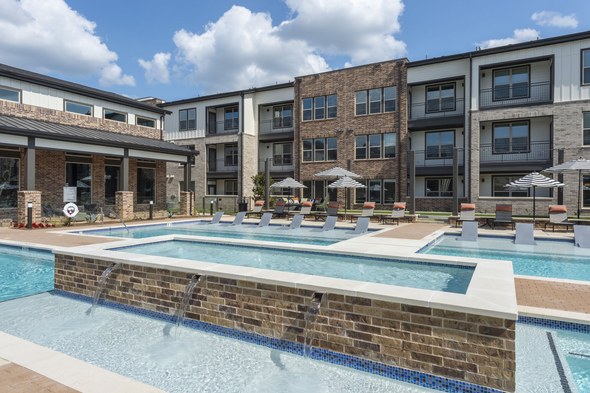 Lenox Grand West – photo 3