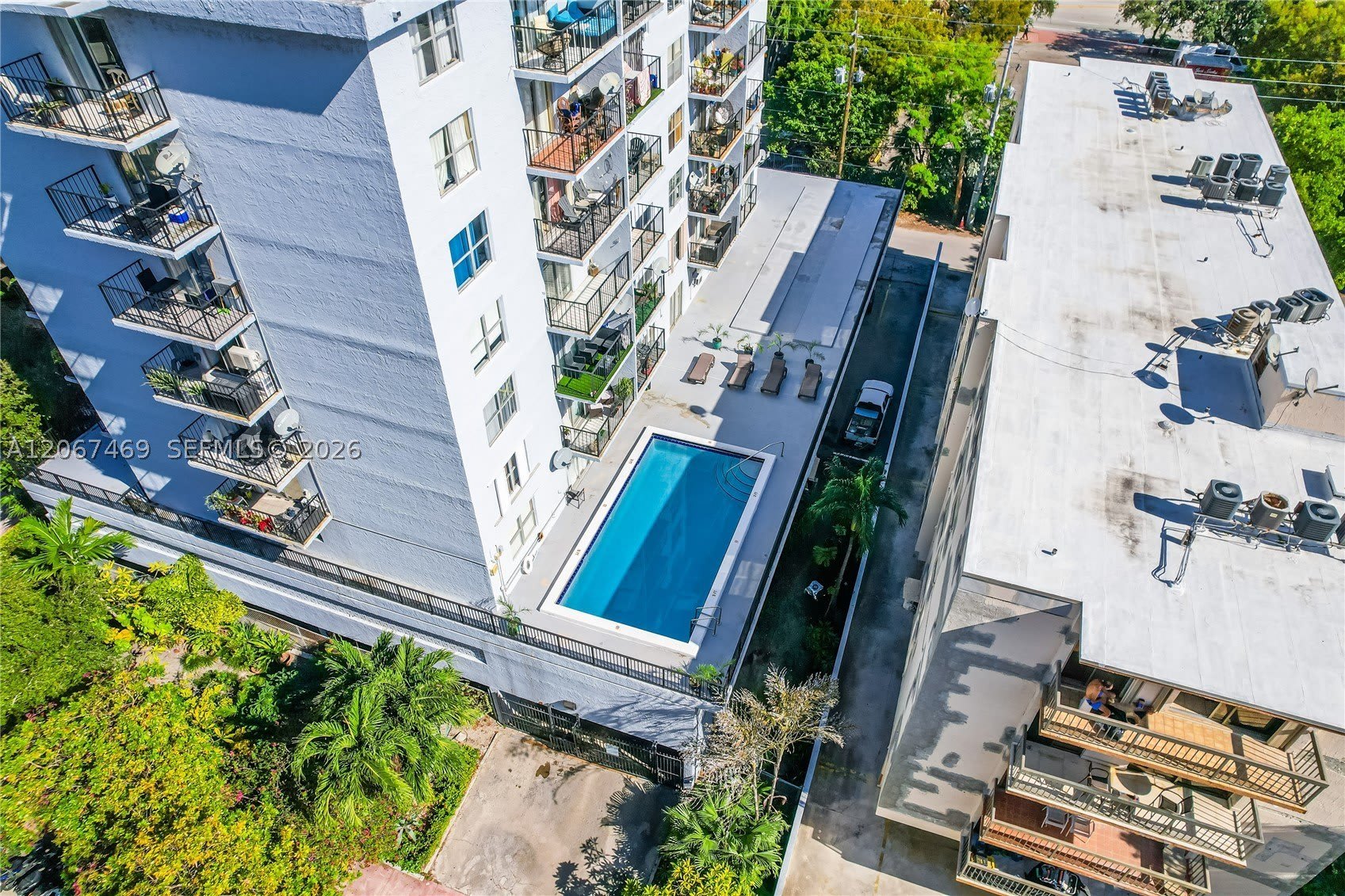 899 West Ave – photo 1