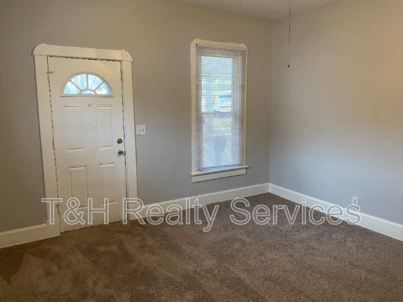 102 North Muessing Street – photo 4