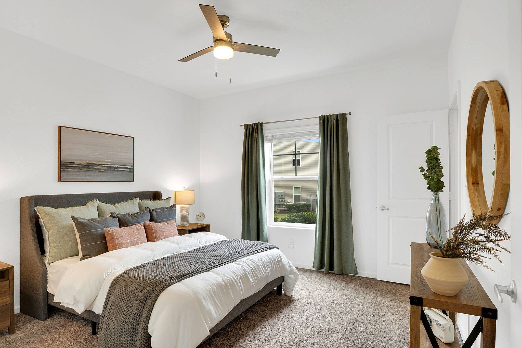 Water's Edge Apartments – photo 3