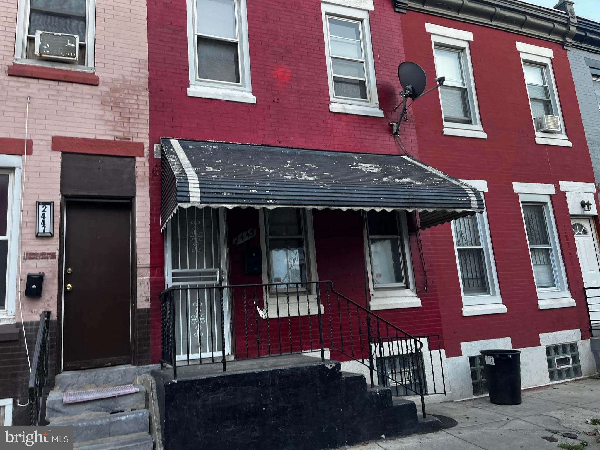 2445 N BANCROFT Street – photo 1