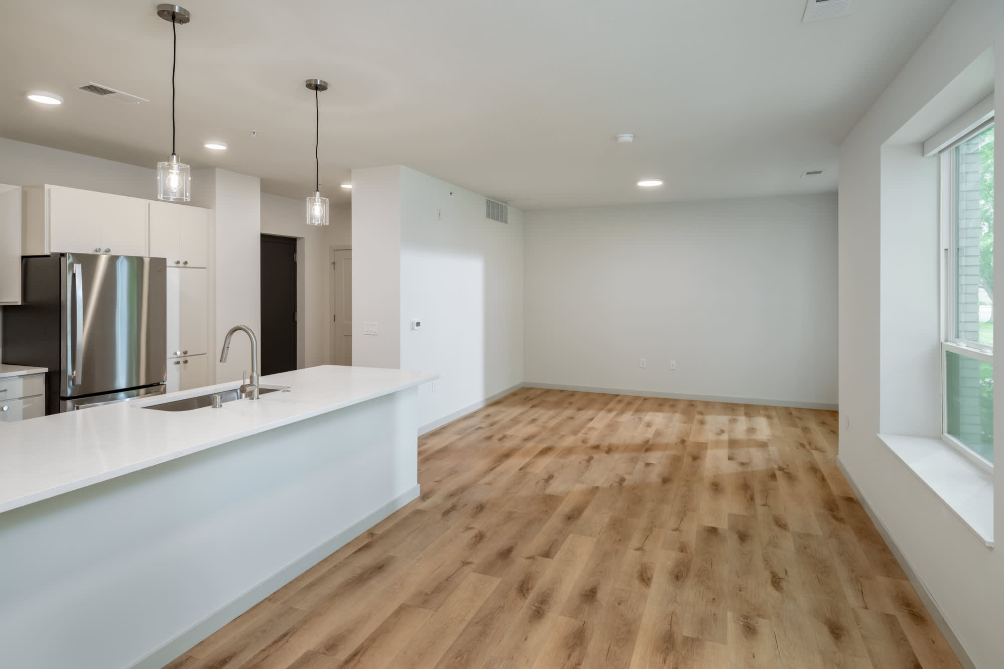 Allen Bay Apartments – photo 5