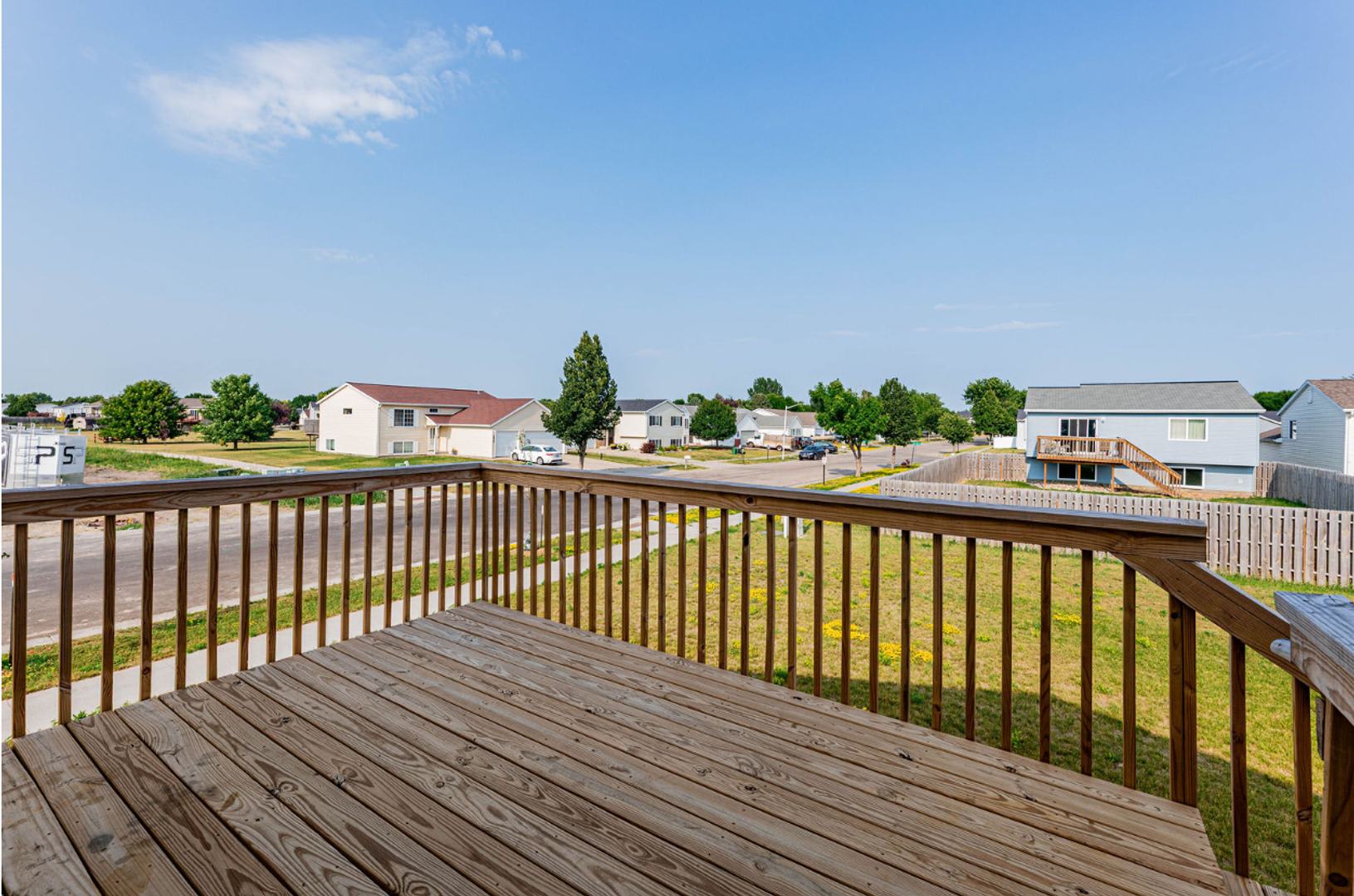 4 bedroom 2 bathroom house – photo 4