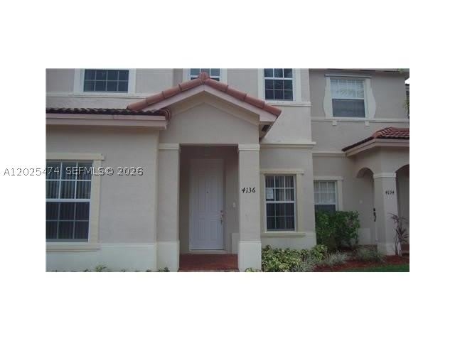 4136 NE 24th St – photo 2