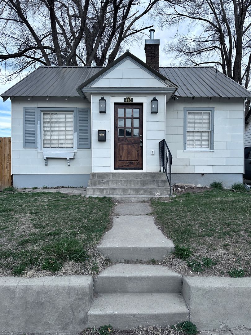 Charming Renovated 3Bd 1Ba Home With Garage Idaho Falls – photo 1