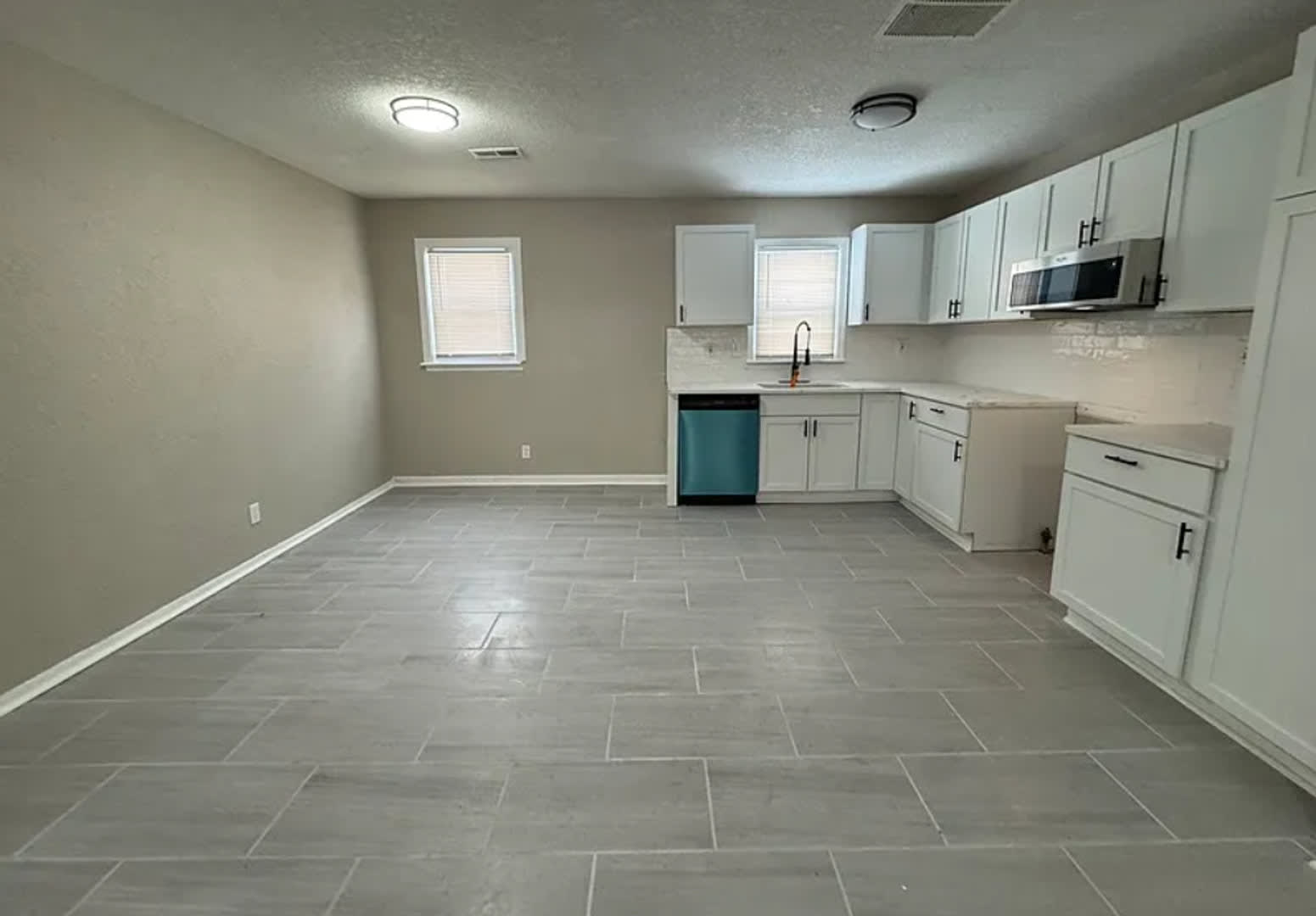3-Bedroom, 2 Bath Single Family for Rent in Kansas City – photo 2
