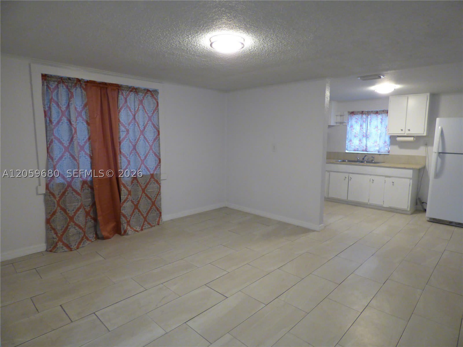 1135 E Voorhis Avenue – photo 3