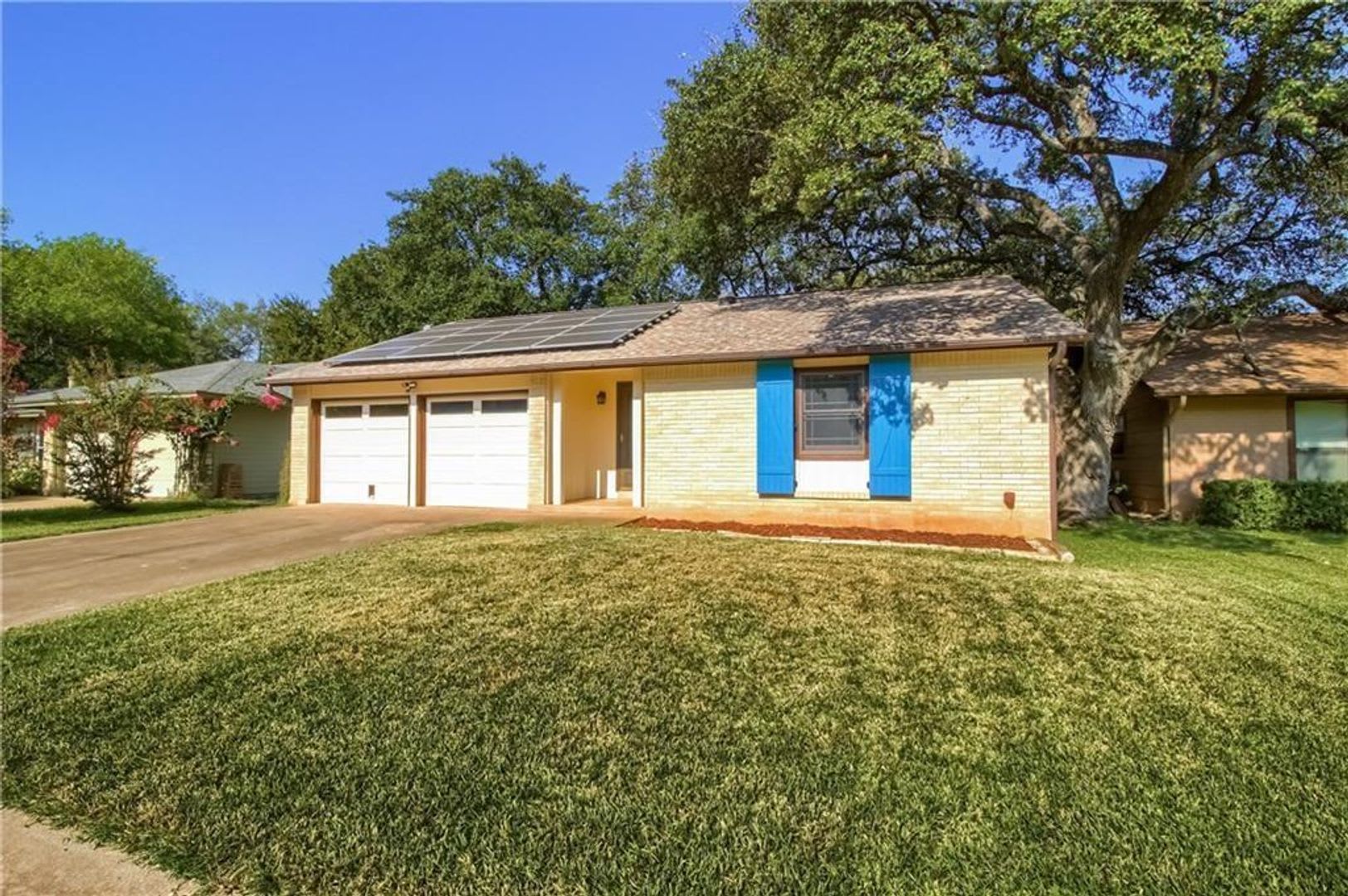 AVAILABLE FOR MOVE IN APRIL 7th – photo 2