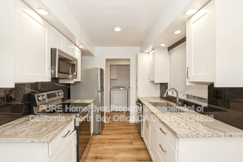 455 Enterprise Dr – photo 2