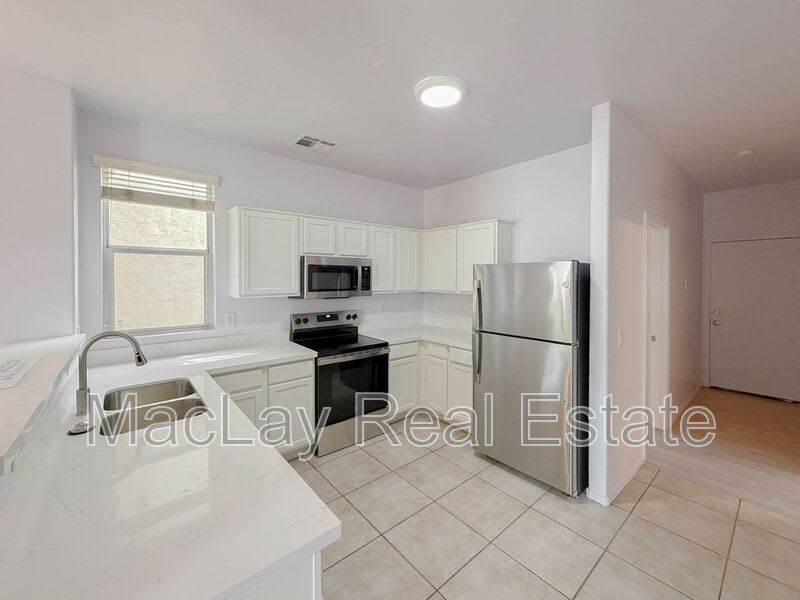 5216 W Albeniz Pl – photo 5