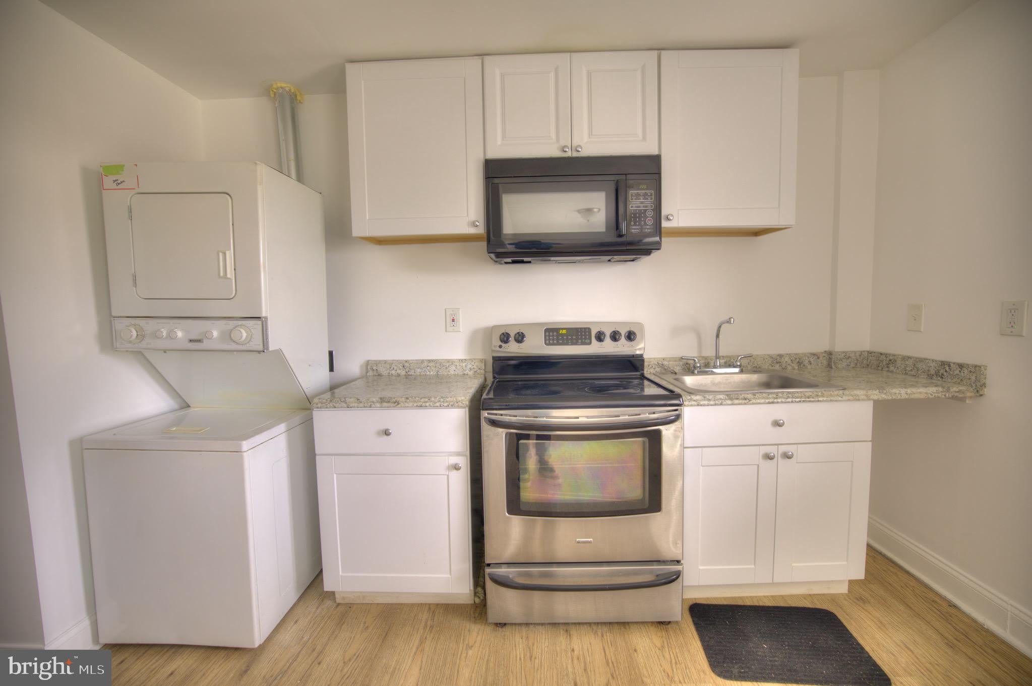 1405 N DECKER Avenue – photo 3