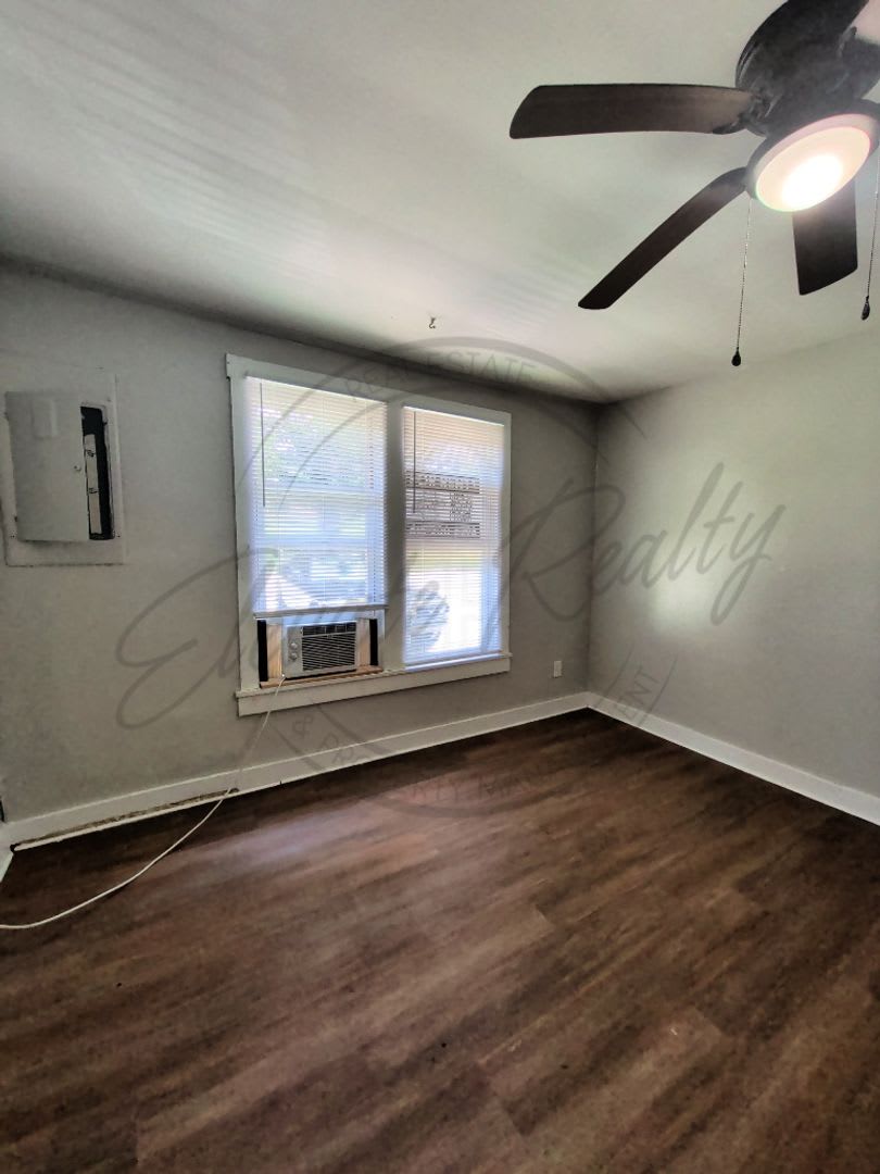 SPECIAL: 1/2 OFF FIRST MONTHS RENT for Lovely Ranch 3 Bedroom Duplex! – photo 4