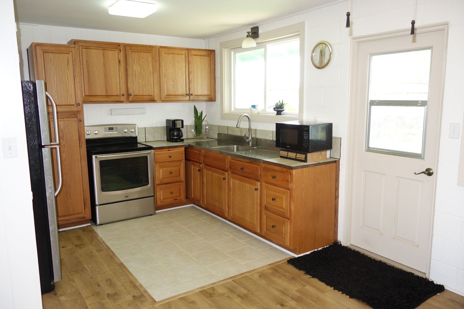 3 BD / 1.5 BA Home in Waialua! – photo 4