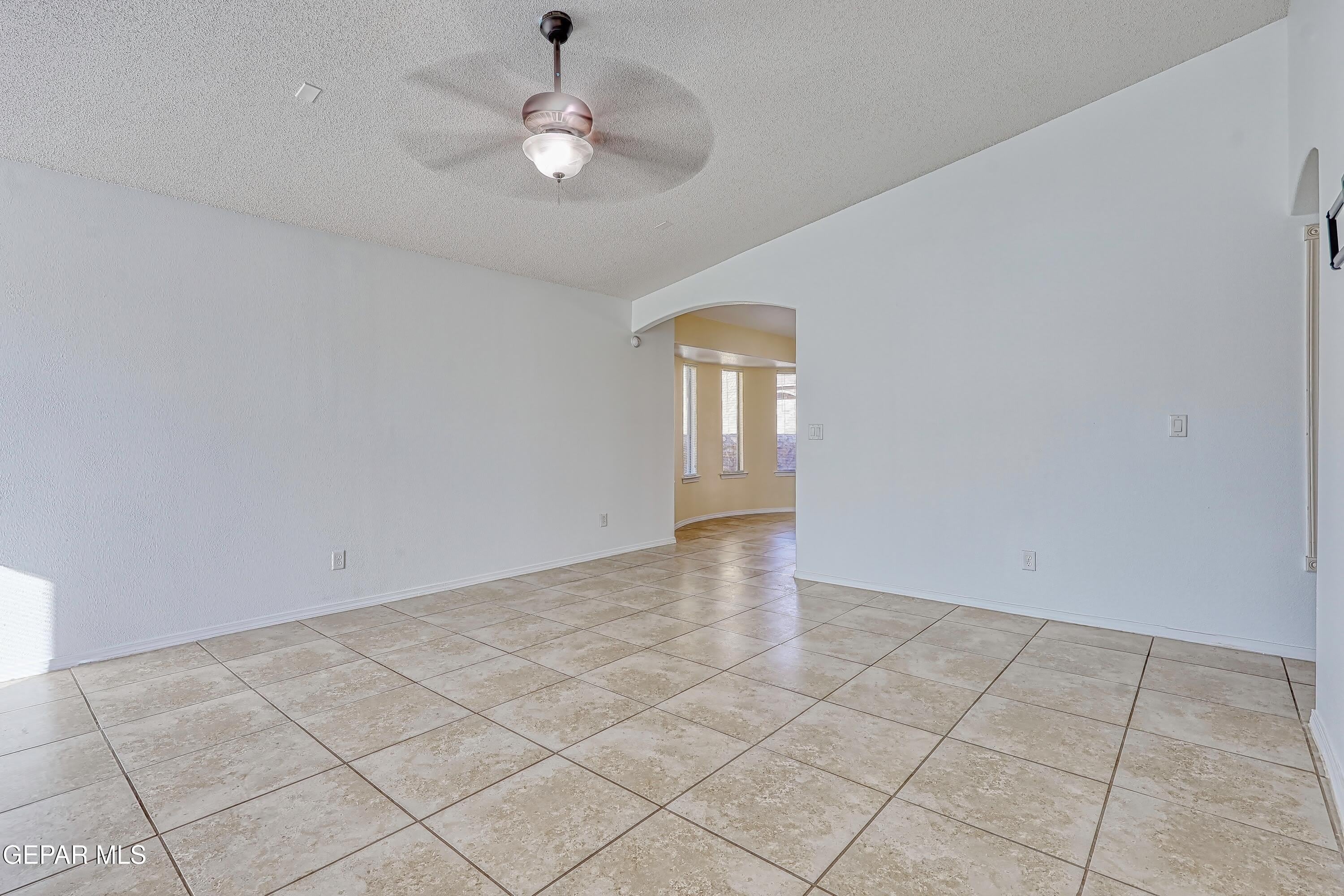 14325 WOODS POINT Avenue – photo 5