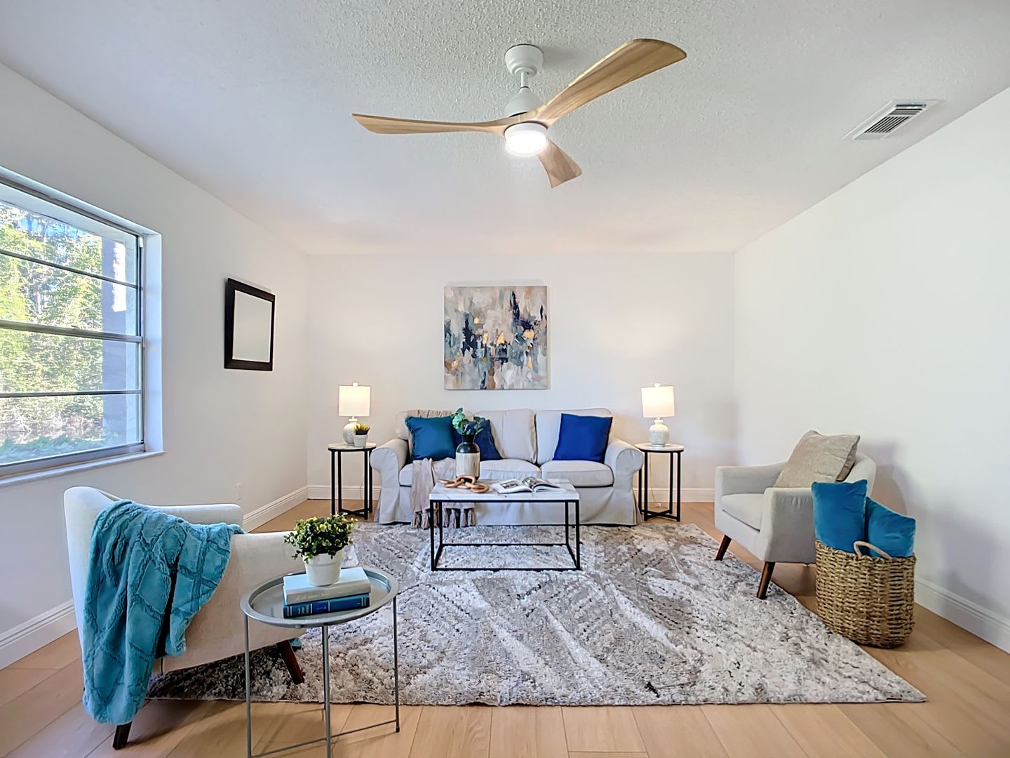 Absolutely stunning completely remodeled 2-bedroom 2 bath, 1,448 square foot home – photo 4