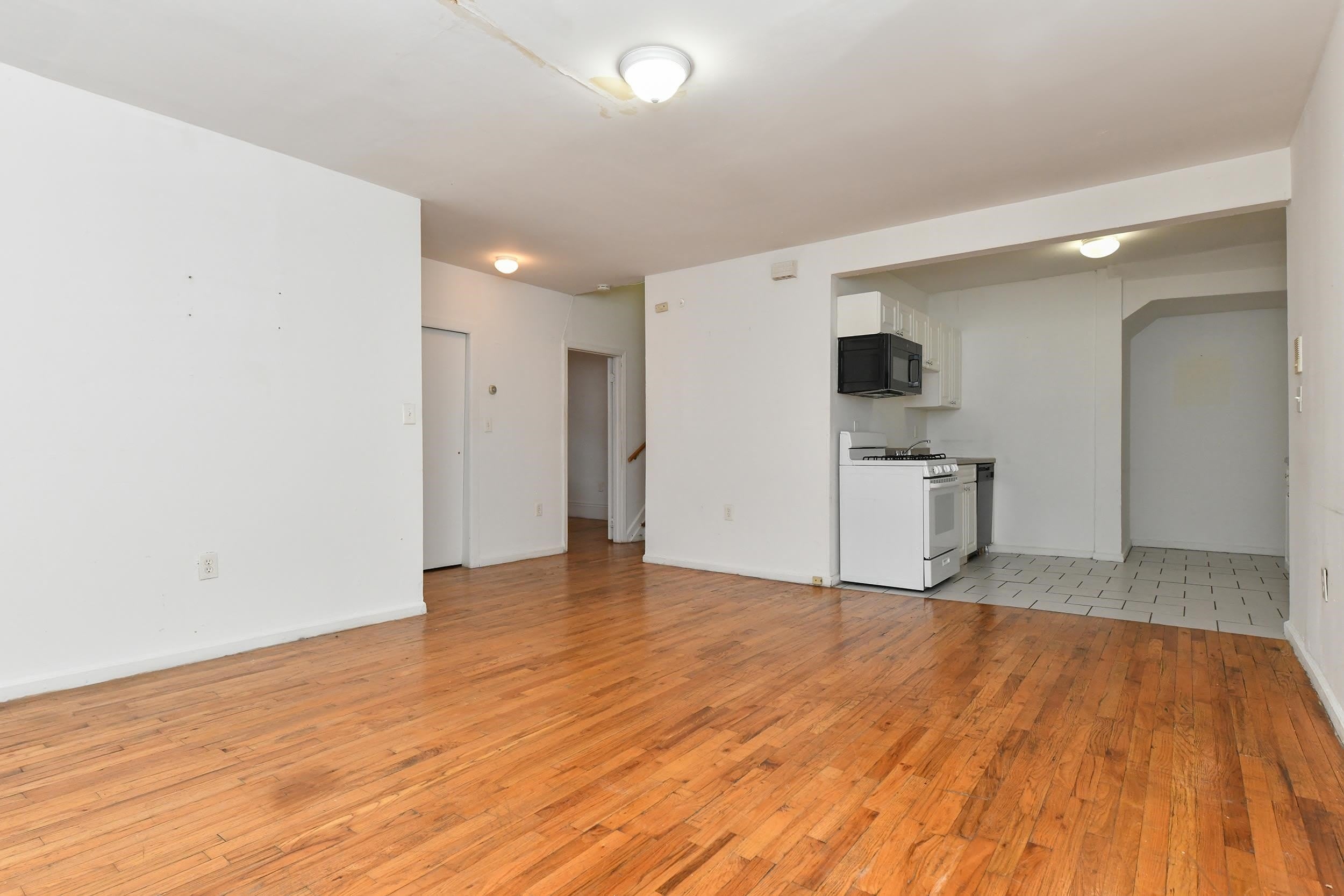 217 10TH ST – photo 3