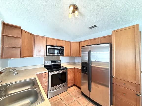 9923 Castleton Street – photo 4