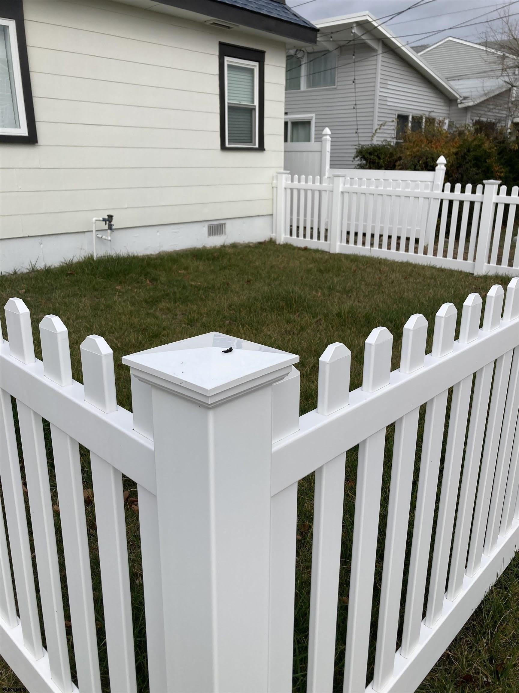 271 S 38 Street – photo 2