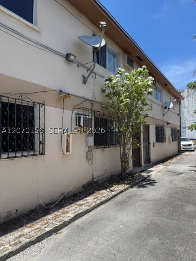 927 NW 7th Ct – photo 2