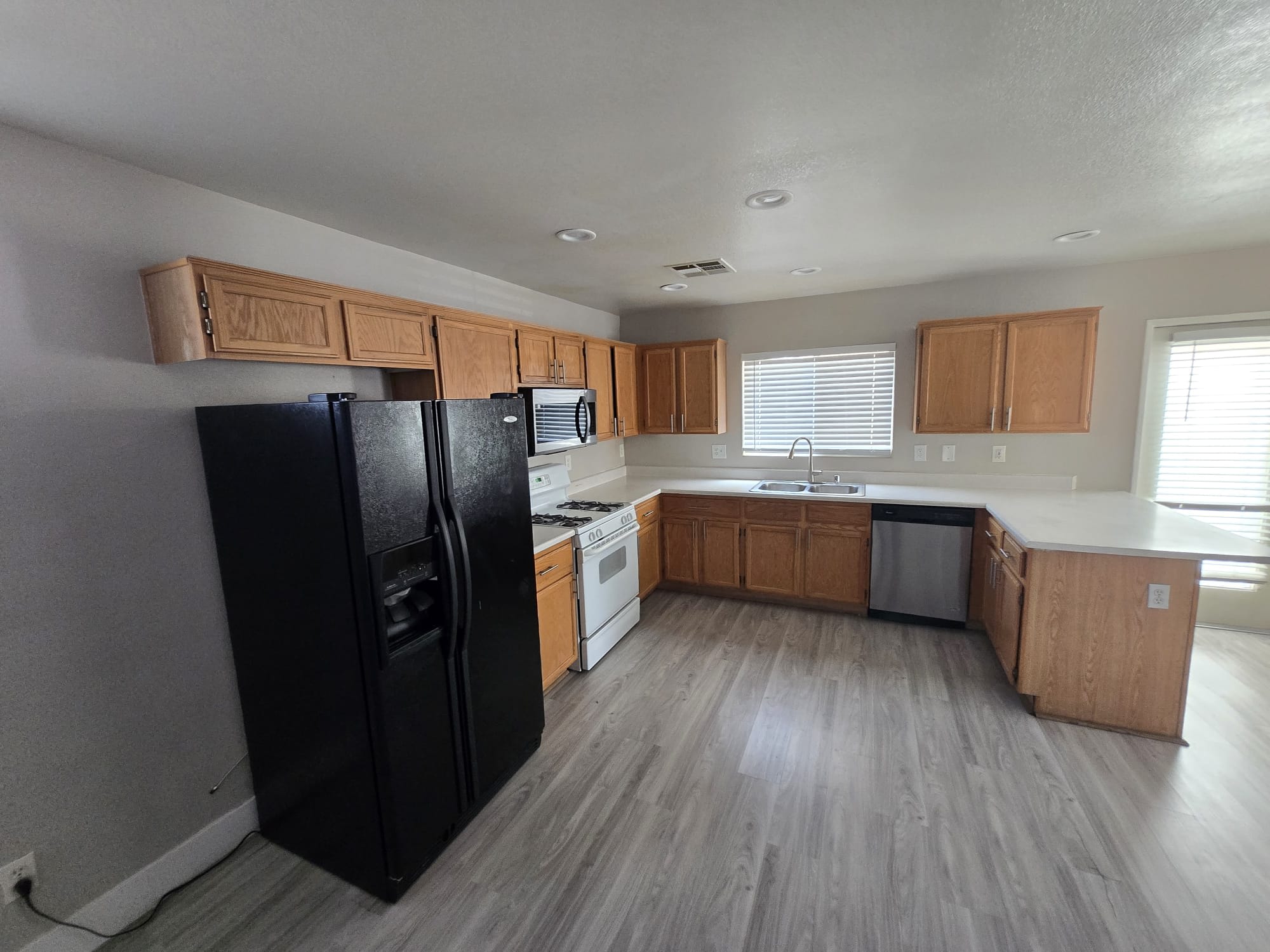 5270 Paradise Skies Avenue – photo 3