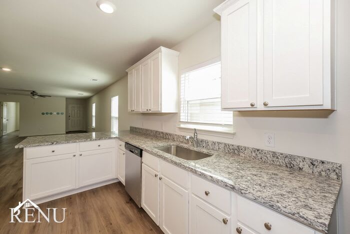 308 Crescent Park Drive – photo 4