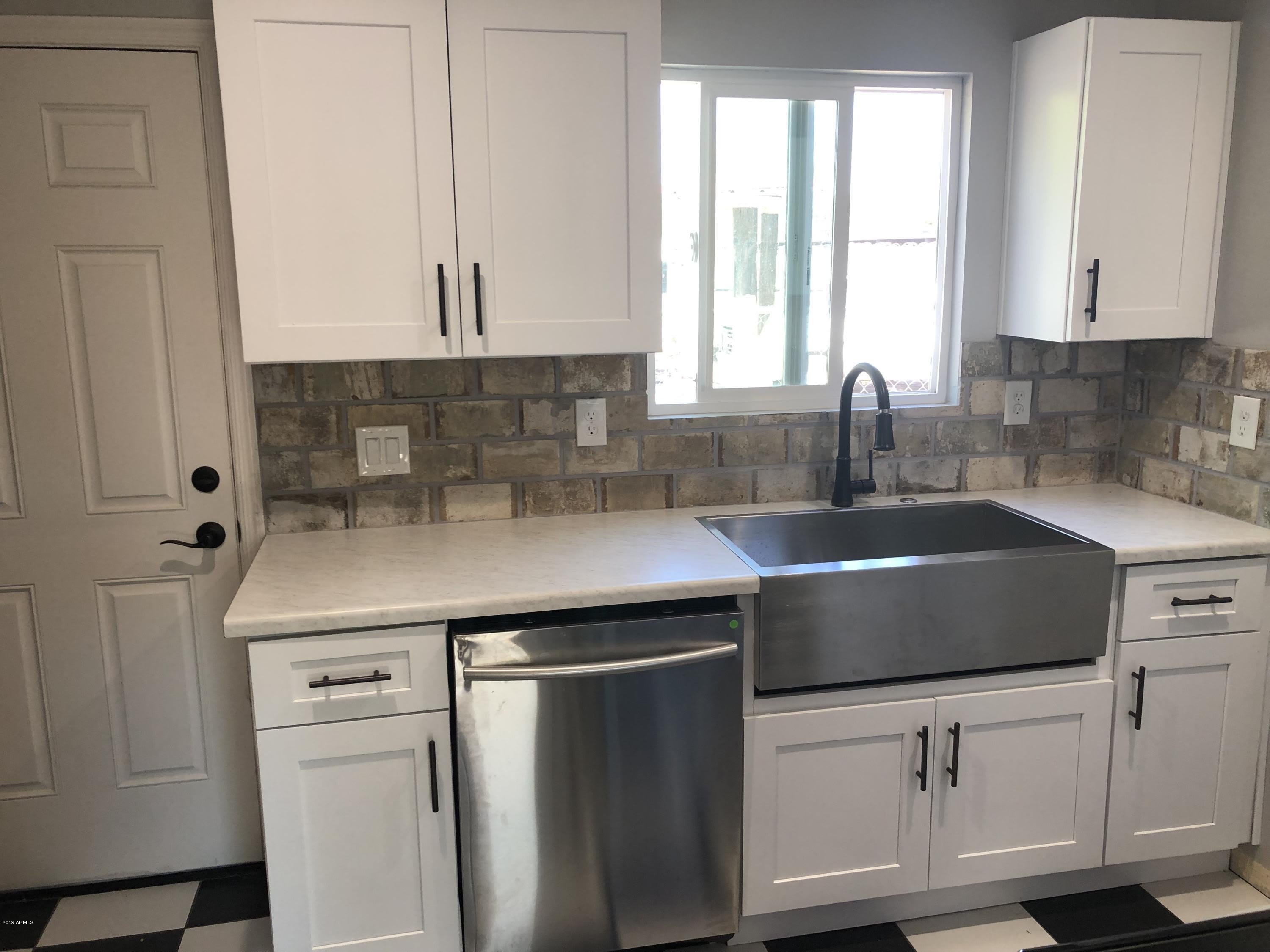 725 E Moreland Street – photo 4