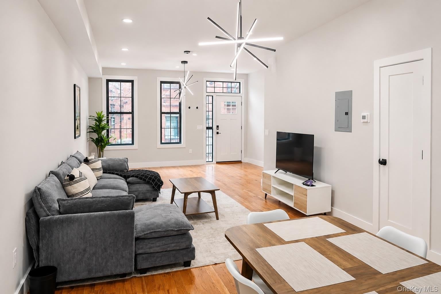 465 E 143rd Street – photo 1