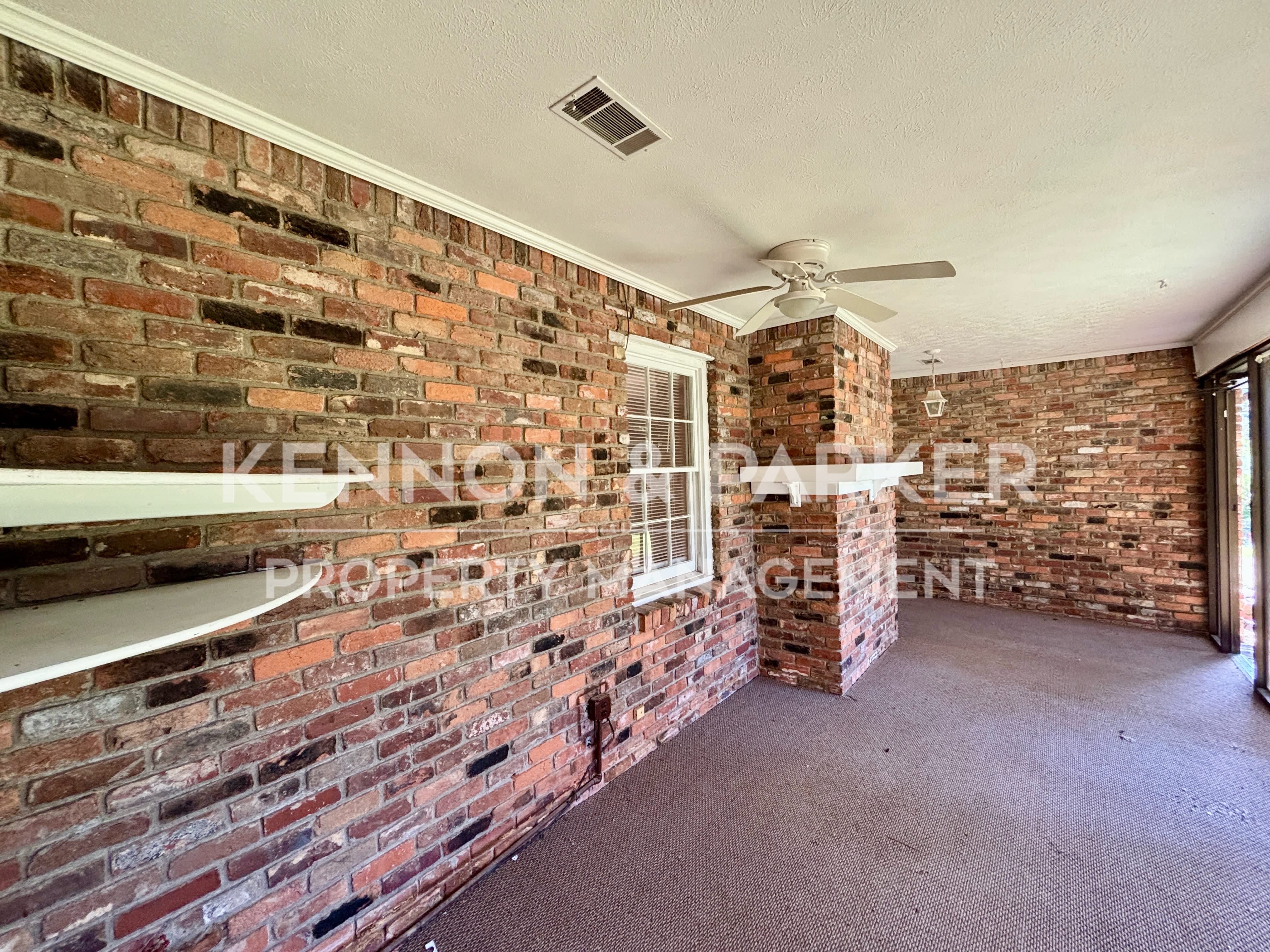 1810 Spring Valley Dr – photo 3
