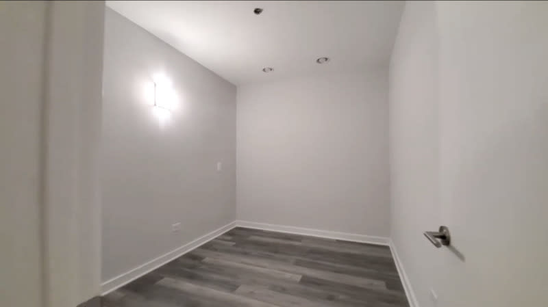 201 W Lake St – photo 5
