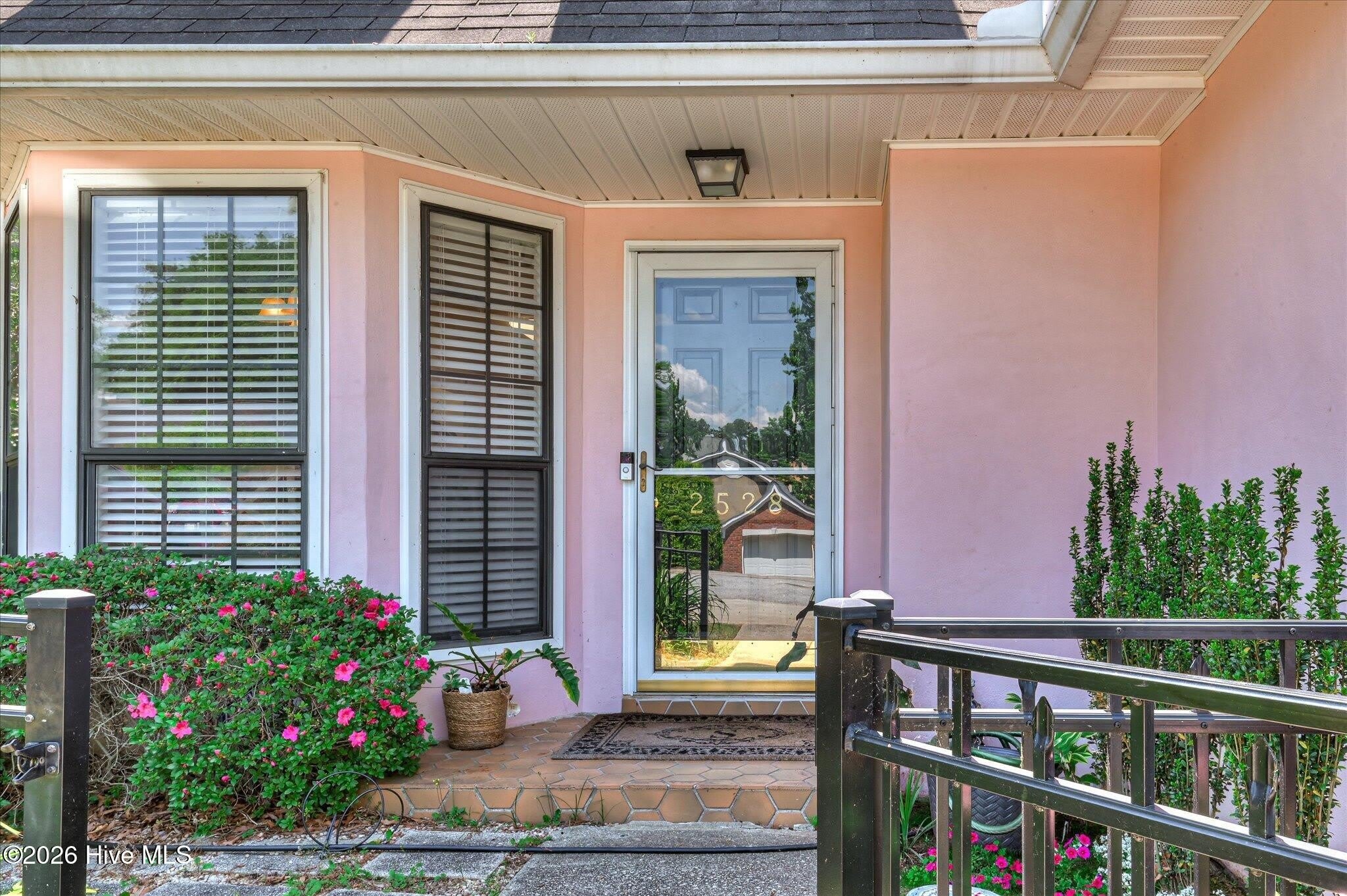 2528 Commons Trace – photo 4
