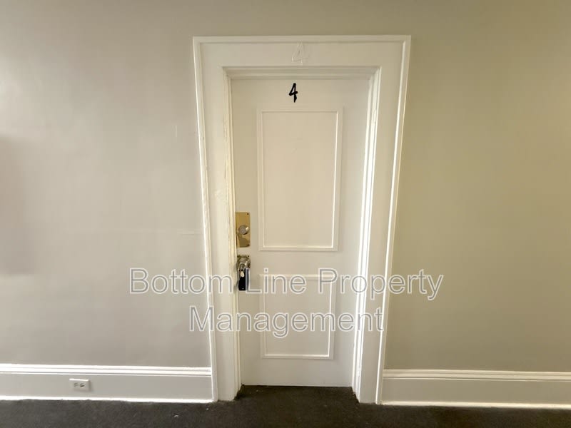 2100 E 7Th St 5 – photo 2