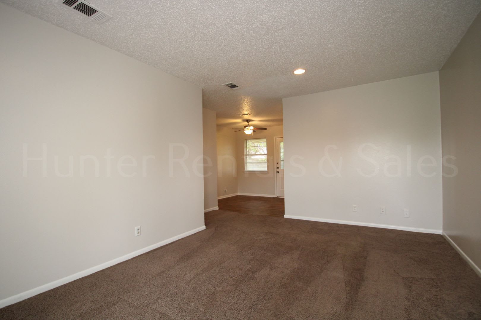 Charming 3-Bedroom Home in Northeast Killeen – photo 4