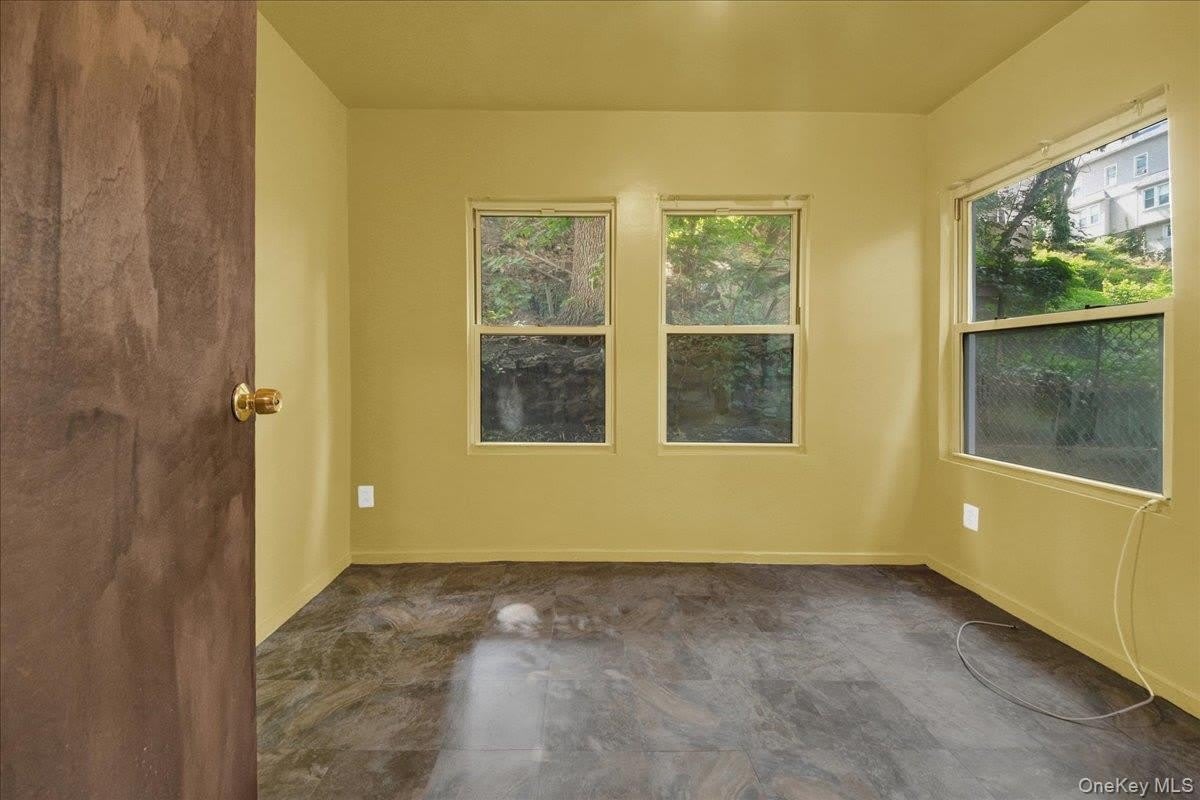 89 Saratoga Avenue – photo 5
